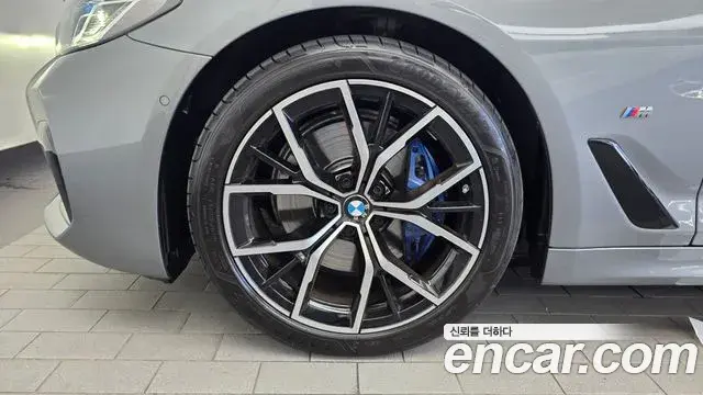BMW 5 Series 2023 — ფოტო 20/35