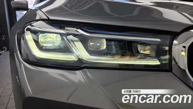 BMW 5 Series 2023 — ფოტო 35/35