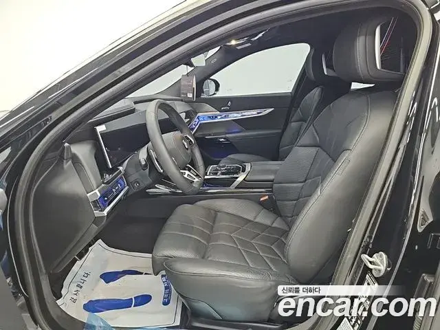 BMW 7 Series 2025 — Photo 19/20