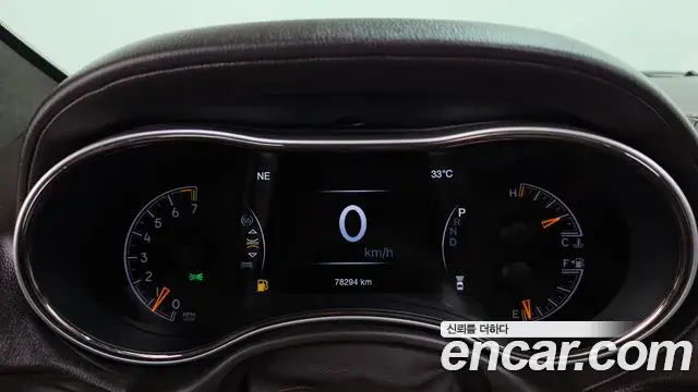 Jeep Grand Cherokee 2019 — Photo 33/37