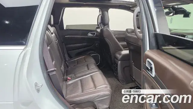 Jeep Grand Cherokee 2019 — Photo 21/37