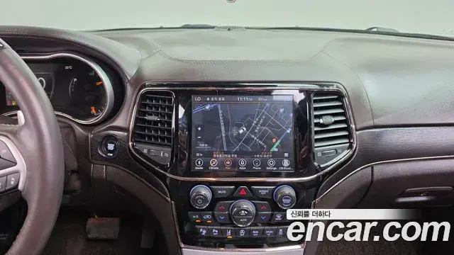 Jeep Grand Cherokee 2019 — Photo 35/37