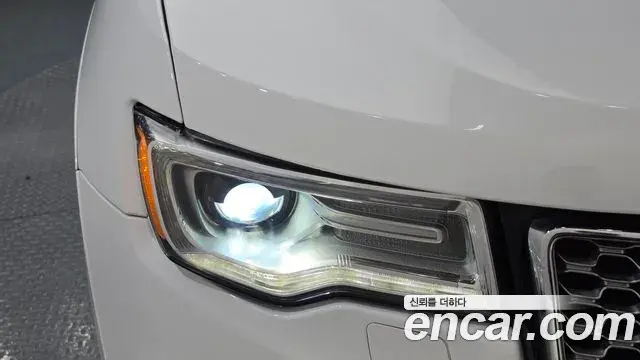 Jeep Grand Cherokee 2019 — Photo 25/37