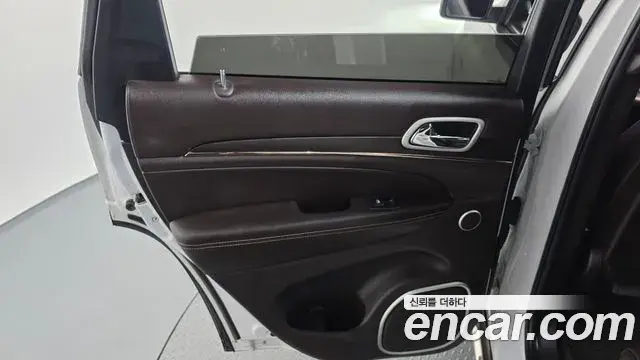 Jeep Grand Cherokee 2019 — Photo 3/37