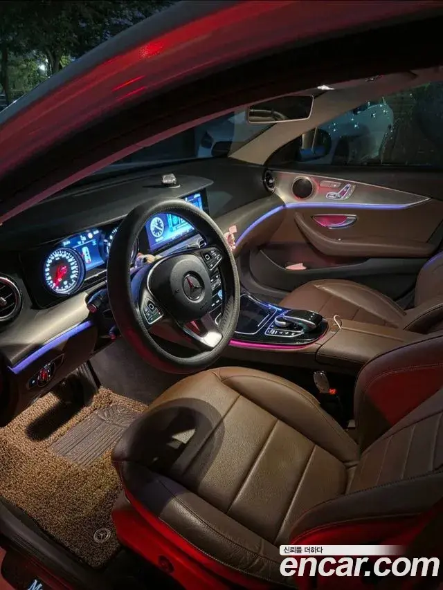 Mercedes-Benz E-Class 2018 — Photo 12/13
