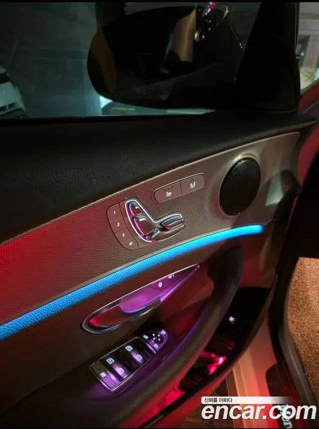 Mercedes-Benz E-Class 2018 — Photo 2/13