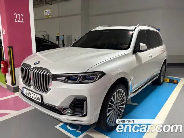 BMW X7 2022 — Фото 18/18