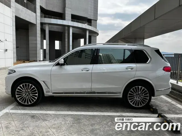 BMW X7 2022 — Фото 3/18