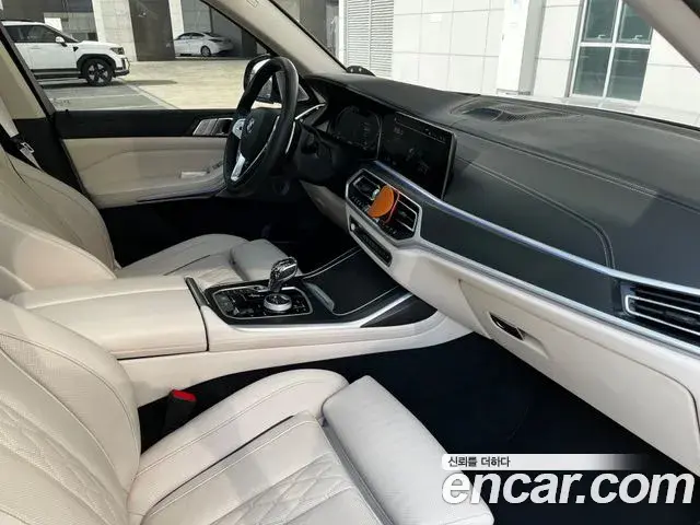 BMW X7 2022 — Фото 11/18