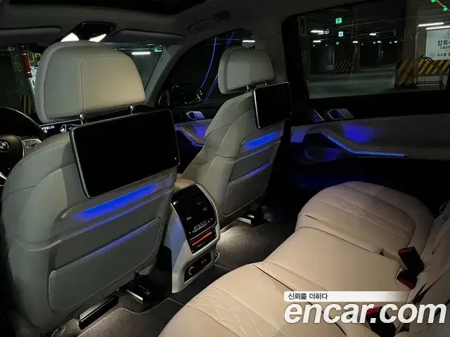 BMW X7 2022 — Фото 15/18