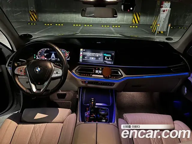 BMW X7 2022 — Фото 16/18