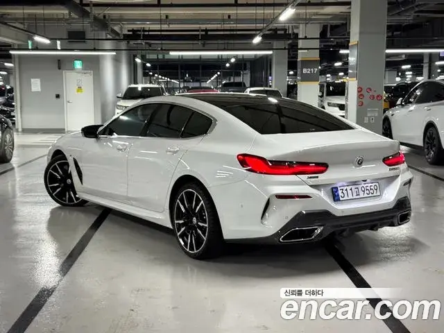 BMW 8 Series 2023 — Фото 1/20