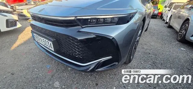 Toyota Crown Crossover 2025 — Şəkil 10/16