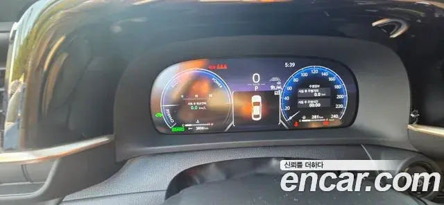 Toyota Crown Crossover 2025 — Şəkil 13/16