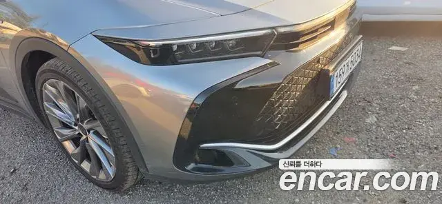 Toyota Crown Crossover 2025 — Şəkil 16/16