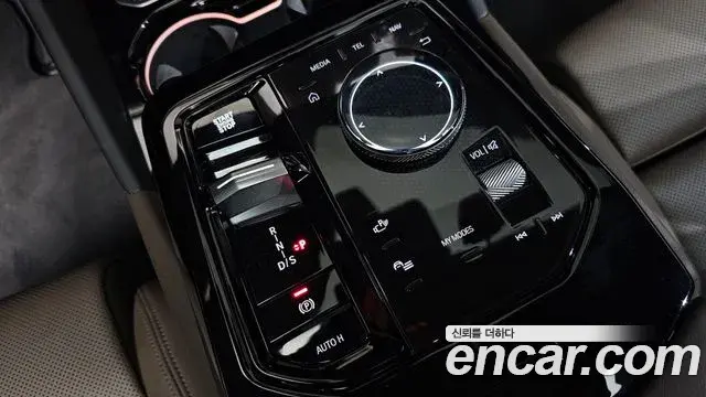 BMW 5 Series 2024 — ფოტო 11/36