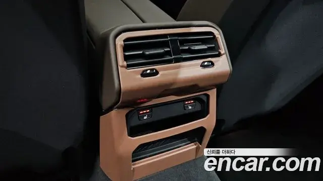 BMW 5 Series 2024 — ფოტო 34/36