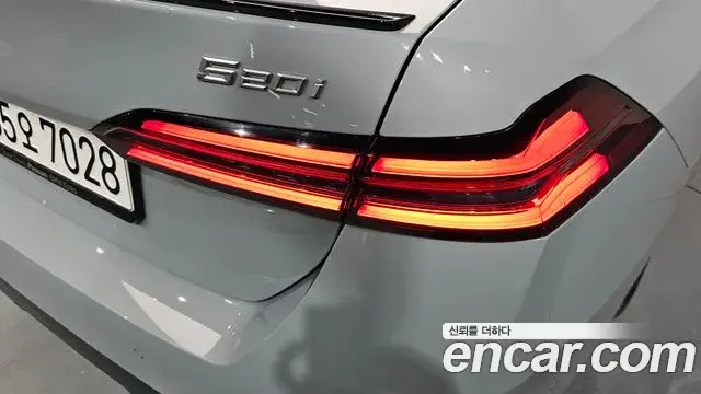 BMW 5 Series 2024 — ფოტო 14/36