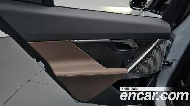 BMW 5 Series 2024 — ფოტო 33/36