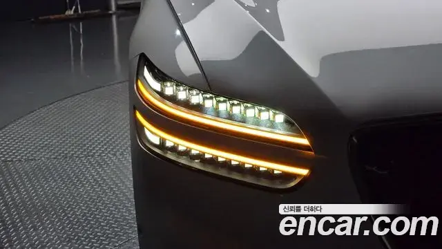 Genesis GV70 2025 — ფოტო 30/30