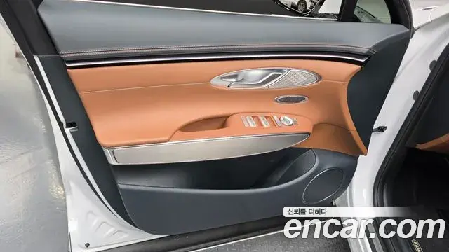 Genesis GV70 2025 — ფოტო 21/30
