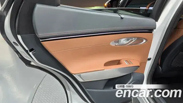 Genesis GV70 2025 — ფოტო 23/30