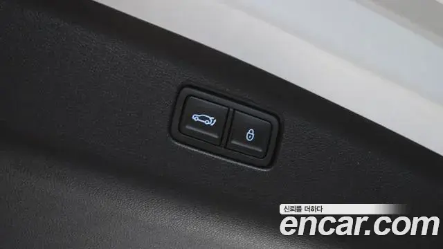 Genesis GV70 2025 — ფოტო 28/30