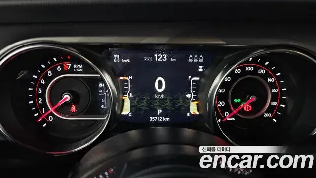 Jeep Gladiator 2021 — Şəkil 28/31