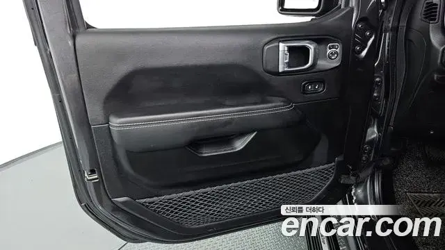Jeep Gladiator 2021 — Şəkil 20/31