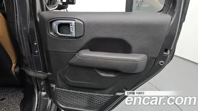 Jeep Gladiator 2021 — Şəkil 13/31