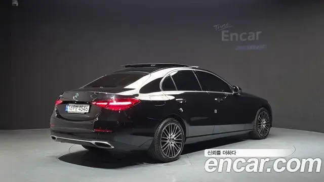 Mercedes-Benz C-Class 2022 — Photo 3/31