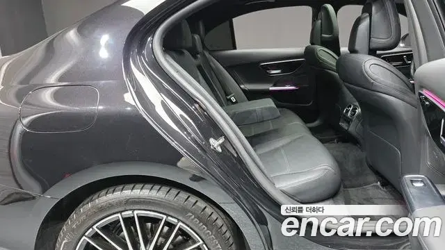 Mercedes-Benz C-Class 2022 — Photo 4/31