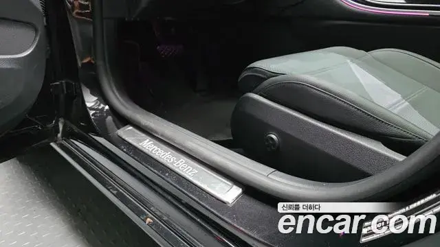 Mercedes-Benz C-Class 2022 — Photo 18/31