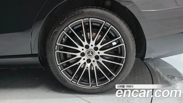 Mercedes-Benz C-Class 2022 — Photo 29/31