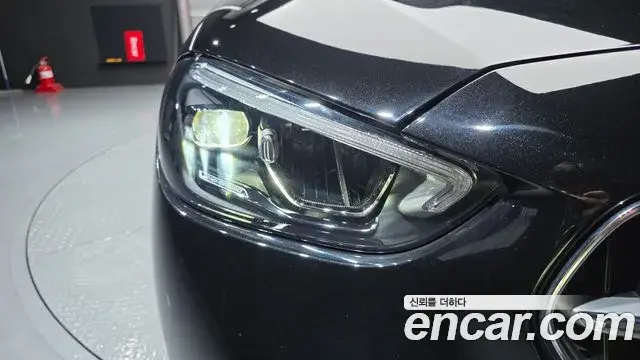 Mercedes-Benz C-Class 2022 — Photo 2/31