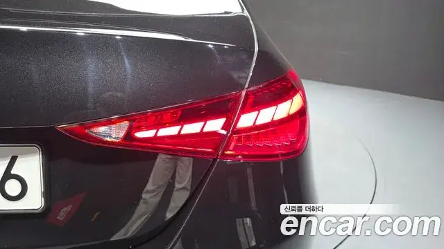 Mercedes-Benz C-Class 2022 — Photo 20/31