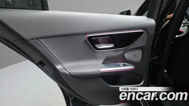Mercedes-Benz C-Class 2022 — Photo 13/31