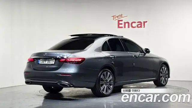 Mercedes-Benz E-Class 2021 — Фото 1/20