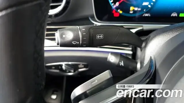 Mercedes-Benz E-Class 2021 — Photo 15/35