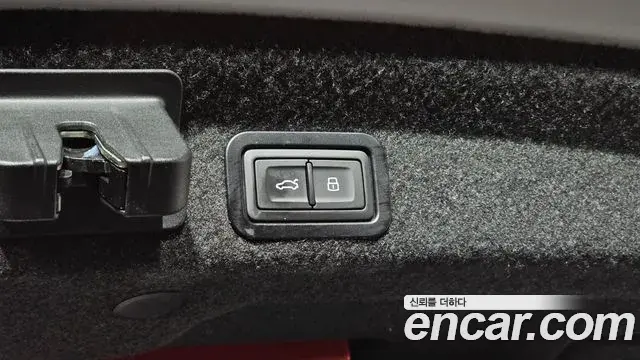 Audi A6 2019 — ფოტო 31/33