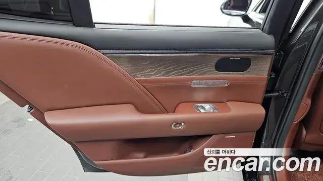 Genesis G90 2023 — Photo 34/35