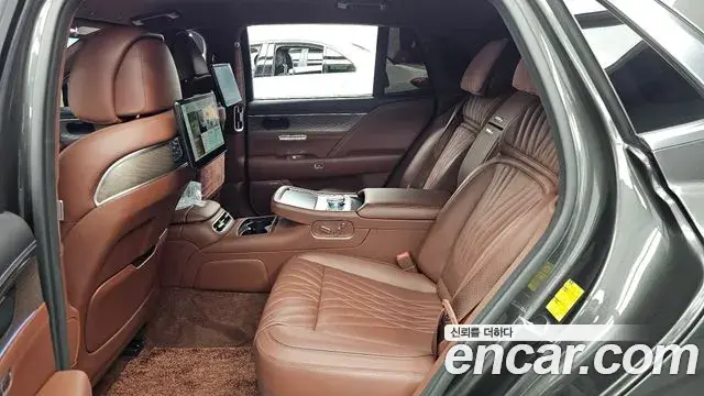 Genesis G90 2023 — Photo 33/35