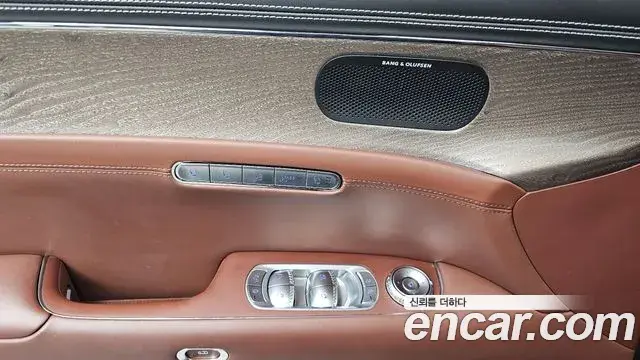 Genesis G90 2023 — Photo 14/35
