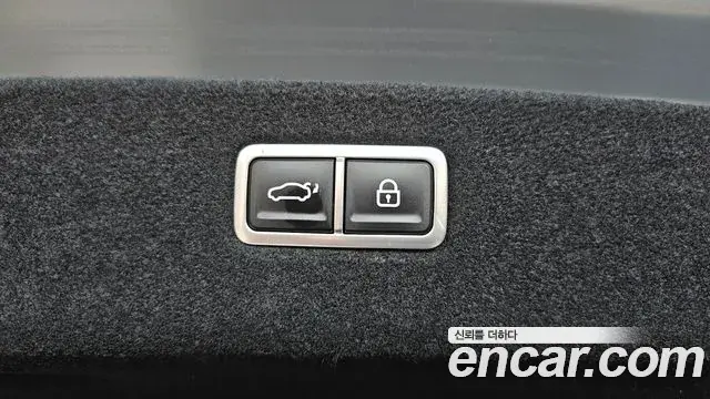 Genesis G90 2023 — Photo 16/35
