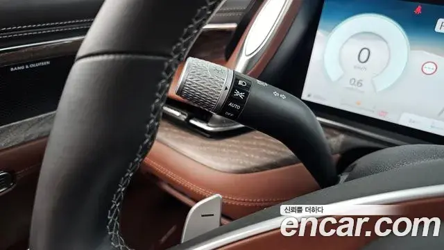 Genesis G90 2023 — Photo 13/35
