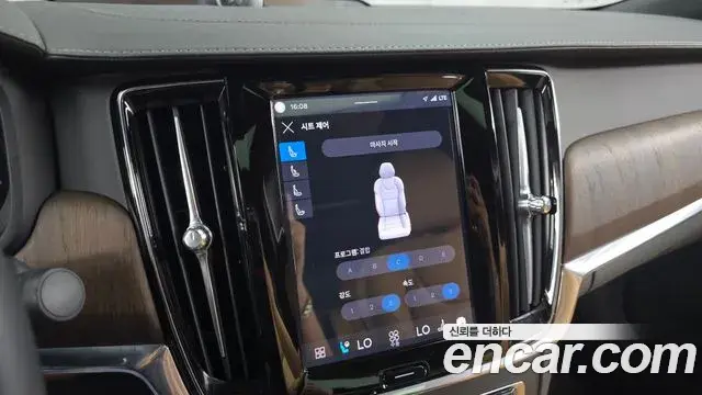 Volvo S90 2022 — ფოტო 29/33