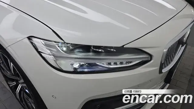 Volvo S90 2022 — ფოტო 14/33
