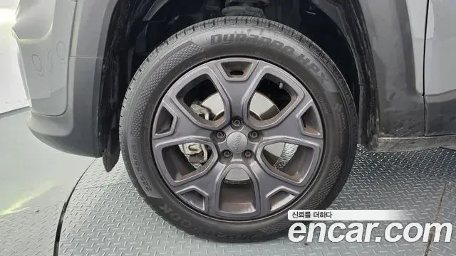 Jeep Renegade 2021 — ფოტო 12/35