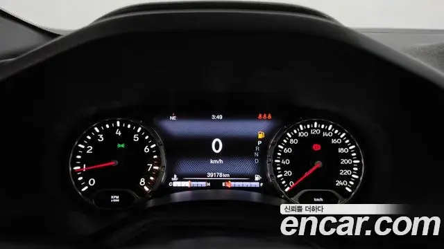 Jeep Renegade 2021 — ფოტო 4/35