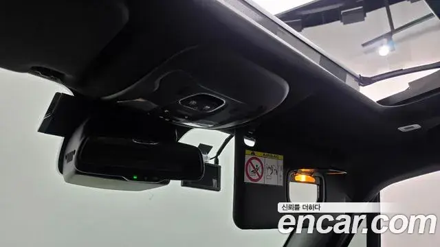 Jeep Renegade 2021 — ფოტო 28/35